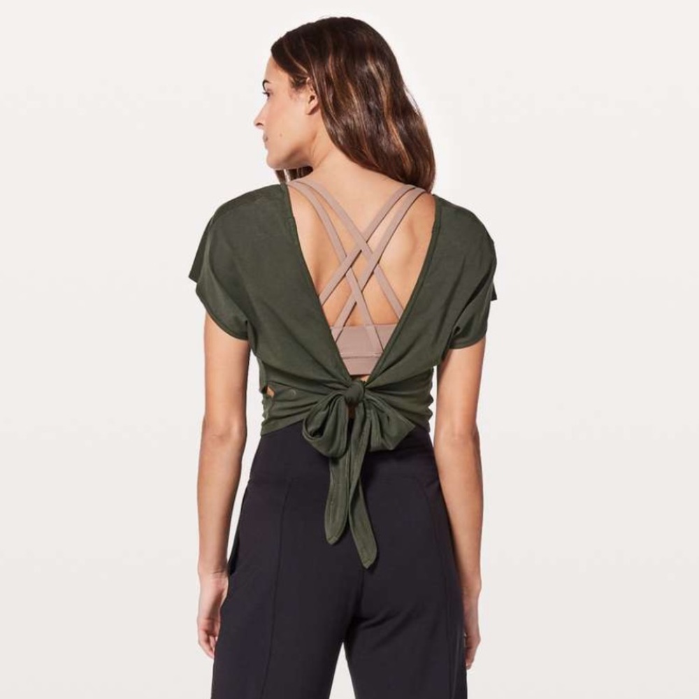 Lululemon it’s a tie tee olive size 12